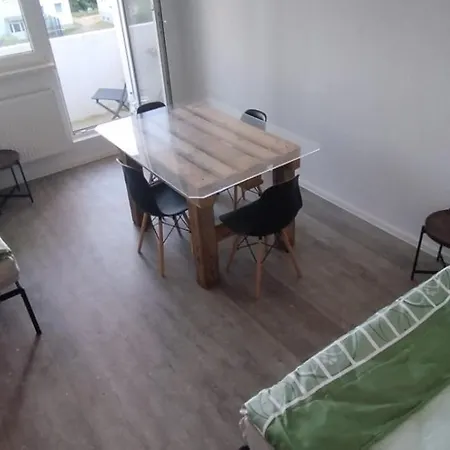 Monteurzimmer Und Halle, Zentral, Modern *
